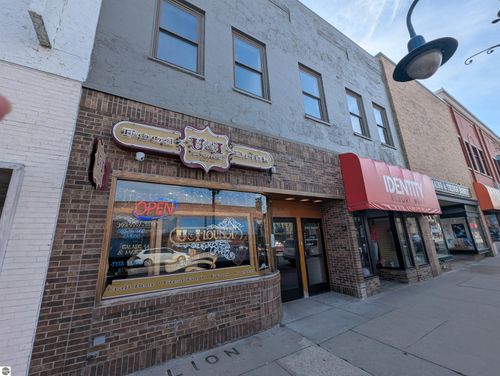 e-214 E Front St, Traverse City, MI, 49684-2526 | Card Image