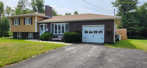 13 Lupin Lane, Sydney, NS, B1M1A6 | Card Image