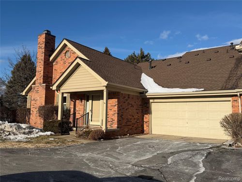 11 Oxford Ct, Dearborn, MI, 48124-2565 | Card Image