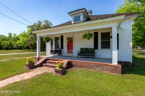 3405 Oaks Rd, New Bern, NC, 28560-2718 | Card Image