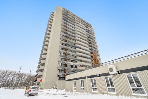 502-158 C Mcarthur Avenue, Vanier and Kingsview Park, ON, K1L8E7 | Card Image