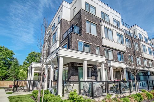 64-300 Alex Gardner Cir, Aurora, ON, L4G3G5 | Card Image