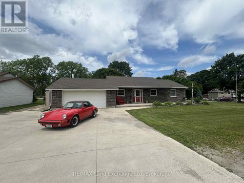 1041 Main St, Wroxeter, ON, N0G2X0 | Card Image