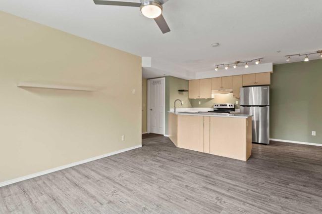 203 - 180 Kananaskis Way, Home with 2 bedrooms, 1 bathrooms and 1 parking in Canmore AB | Image 5