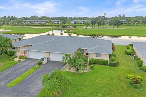 7077 W Country Club Dr N, SARASOTA, FL, 34243-3514 | Card Image