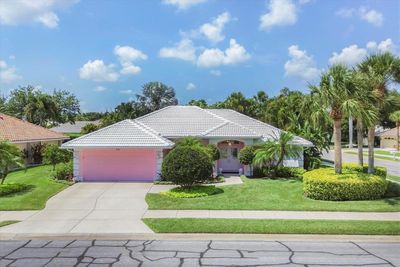 327 Roseling Circle, House other with 3 bedrooms, 2 bathrooms and null parking in Venice FL | Image 2