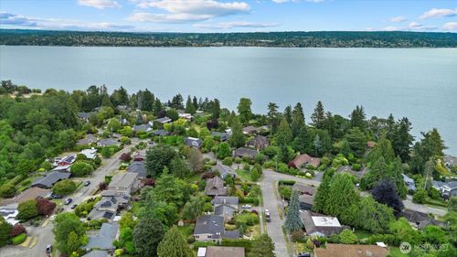6520 Ne 60th Street, Seattle, WA, 98115 | Card Image