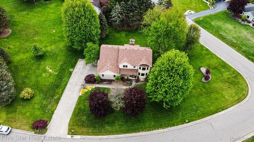 10100 Abrams Frk, Brighton, MI, 48114-8978 | Card Image