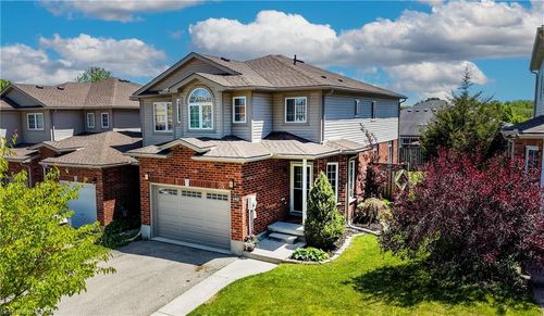 142 Upper Mercer St, Kitchener, ON, N2A4N2 | Card Image