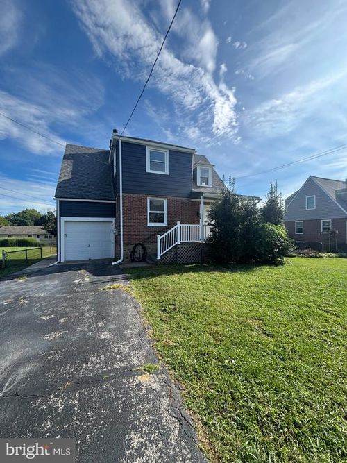 3050 Concord Rd, ASTON, PA, 19014-2949 | Card Image