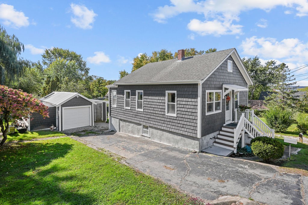 Canonicus St, Tiverton, RI 02878