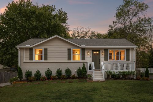 215 Ash Dr, Franklin, TN, 37064-2304 | Card Image