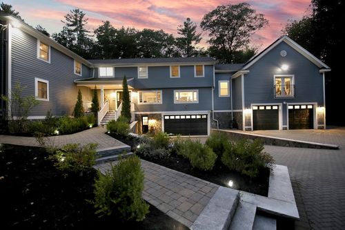 12 Magnolia St, North Reading, MA, 01864-1809 | Card Image