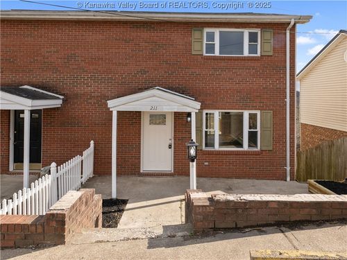 211 Stuart St, Saint Albans, WV, 25177-2553 | Card Image