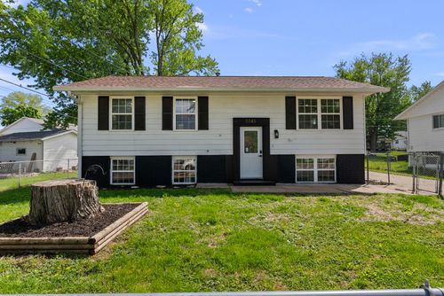 3345 W Garfield St, Davenport, IA, 52804-1329 | Card Image