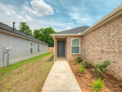 12101 Sw 34th St, Mustang, OK, 73064-4052 | Card Image