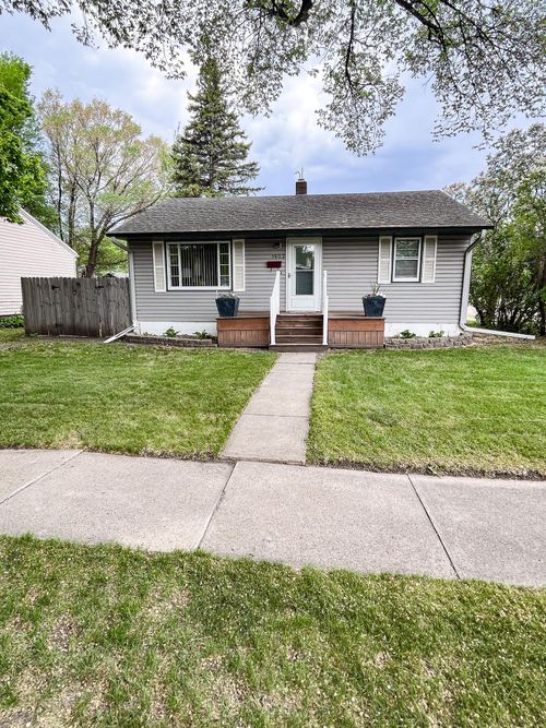 1603 5th St S, Moorhead, MN, 56560-3425 | Card Image