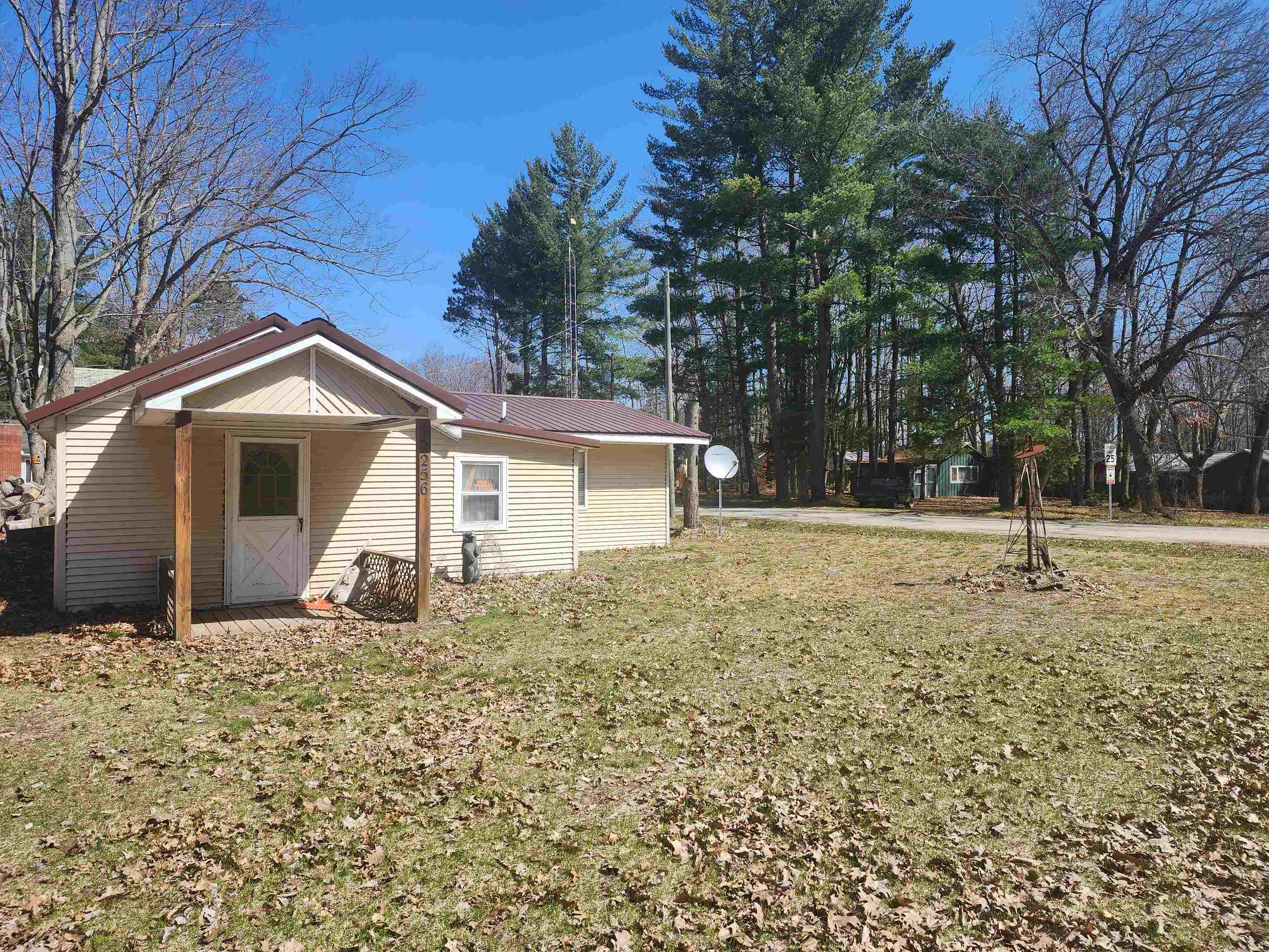 Jefferson Rd, Harrison, MI 48625