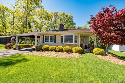 7 Ursular Ct, Smithtown, NY, 11787-1719 | Card Image