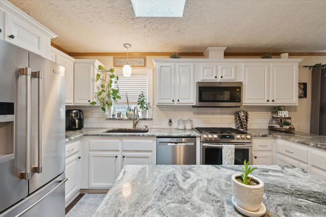 24922 N Hampton Dr, House other with 4 bedrooms, 3 bathrooms and null parking in Flat Rock MI | Image 16