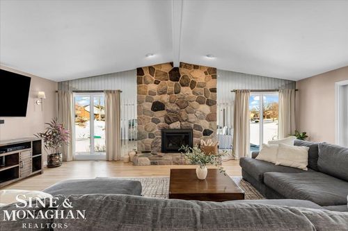 12903 Watkins Dr, Shelby Township, MI, 48315-5847 | Card Image