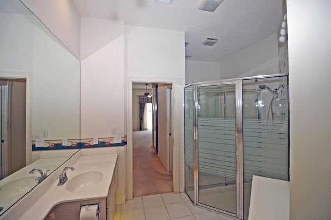 8048 Se Double Tree Dr, House other with 3 bedrooms, 2 bathrooms and null parking in Hobe Sound FL | Image 16