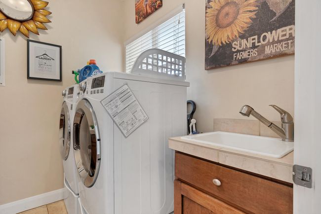Laundry with sink | Image 11