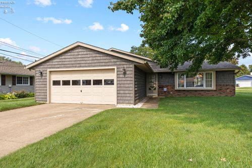 2823 Pease Ln, Sandusky, OH, 44870-5926 | Card Image