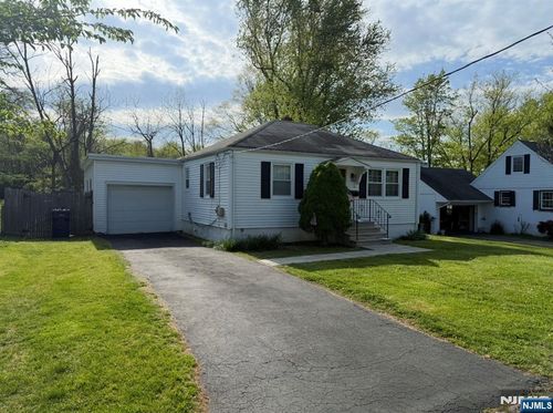 10 Lake Dr, Mendham, NJ, 07945-1310 | Card Image