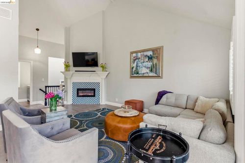 57 Mozden Ln, Pleasant Hill, CA, 94523-4901 | Card Image