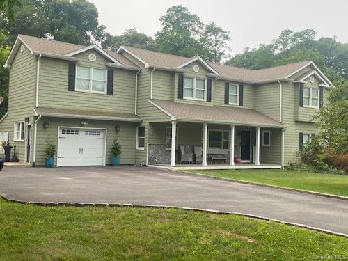 4 Harrison Ave, Setauket, NY, 11733-4012 | Card Image