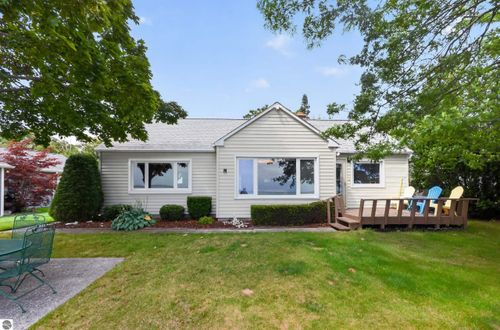 1105 Bay Dr, Tawas City, MI, 48763 | Card Image