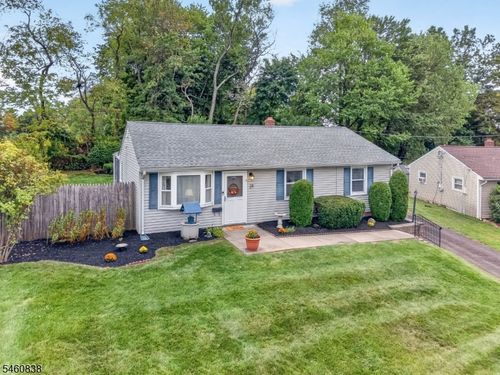 28 Harry Rd, Bridgewater, NJ, 08807-3152 | Card Image