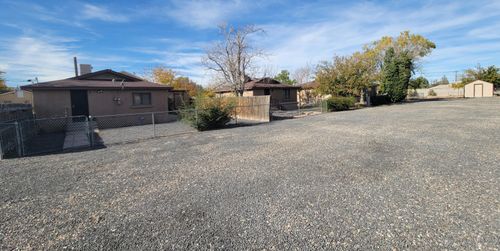 321 Wayne Rd Nw, Los Ranchos, NM, 87114-1045 | Card Image