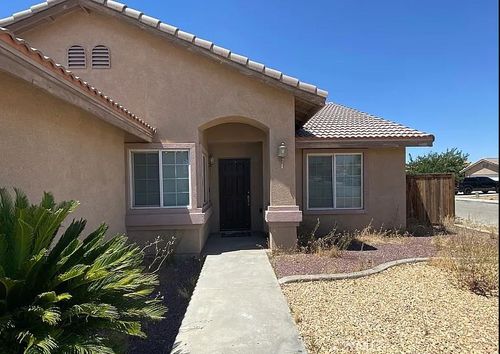 10374 Bella Ln, Adelanto, CA, 92301-3517 | Card Image