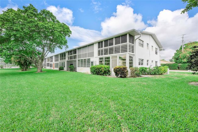 373 - 373 Tilford R, Condo with 1 bedrooms, 2 bathrooms and null parking in Deerfield Beach FL | Image 4
