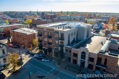 403-50 W 8th St, Holland, MI, 49423-3195 | Card Image