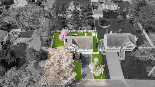 4 Jerome St, Smithtown, NY, 11787-5731 | Card Image
