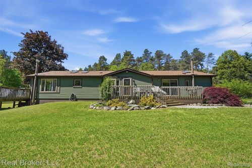 3167 Roods Lake Rd, Lapeer, MI, 48446-8727 | Card Image
