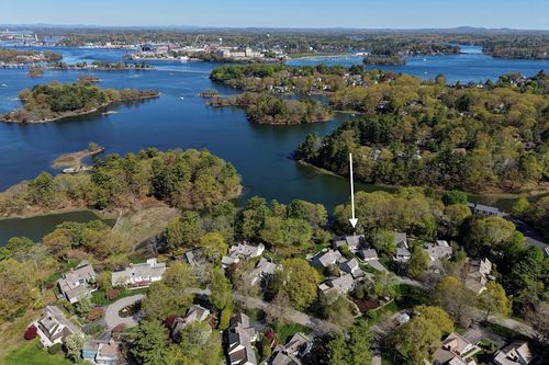 38 Ducks Head Rd, New Castle, NH, 03854-4402 | Card Image
