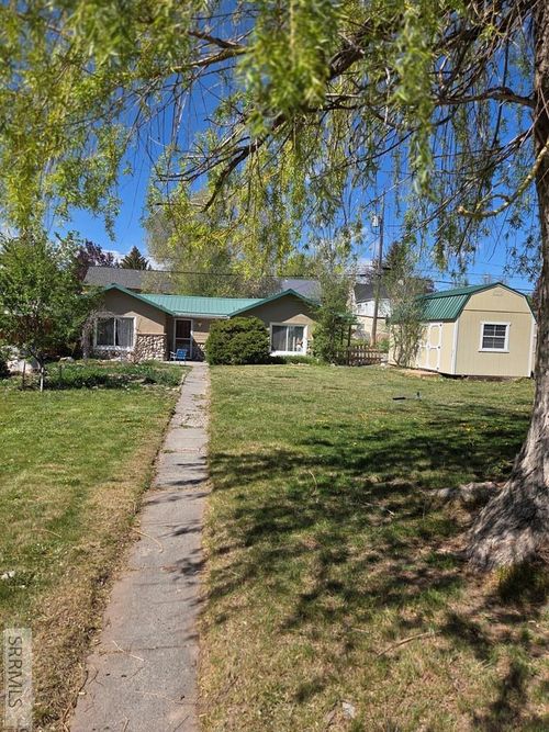 391 6th St, Idaho Falls, ID, 83401-4707 | Card Image