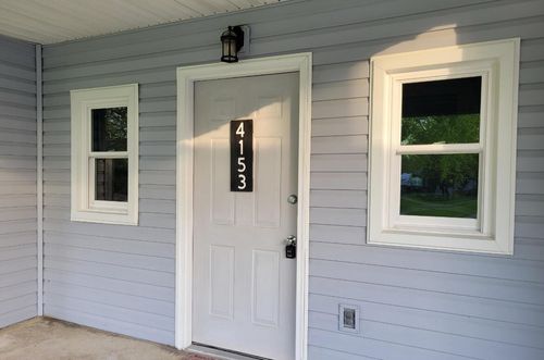 4153 4th St, Newport, MI, 48166-9670 | Card Image