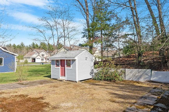 1096 W Hollis St, House other with 3 bedrooms, 3 bathrooms and null parking in Nashua NH | Image 9