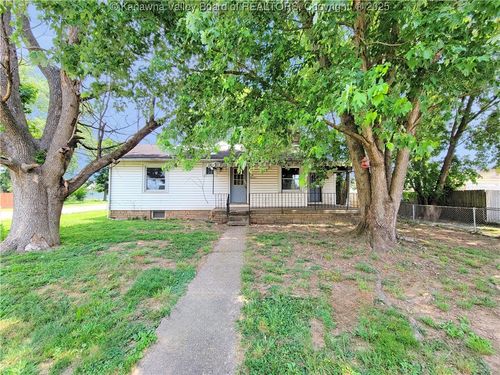 200 Boone St, Saint Albans, WV, 25177-1906 | Card Image