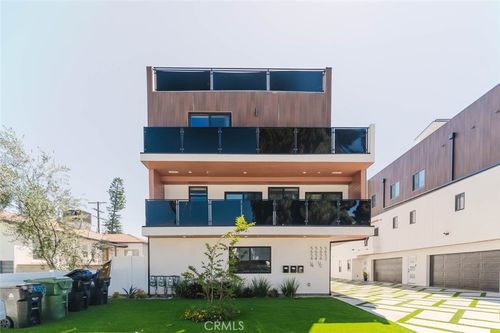 5654 1/2 Cartwright Ave, North Hollywood, CA, 91601-2108 | Card Image