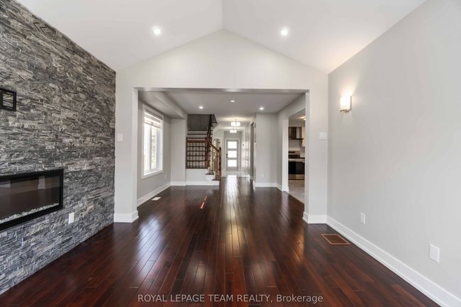 28 Moe Robillard St, House attached with 3 bedrooms, 3 bathrooms and 2 parking in Arnprior ON | Image 7