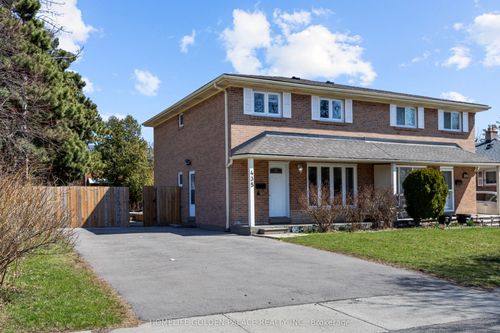 435 Melores Dr, Burlington, ON, L7L4V3 | Card Image