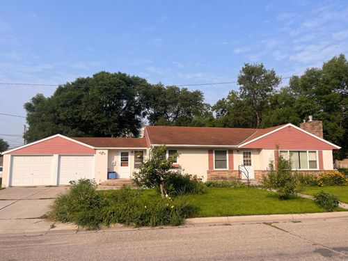 209 Oregon Ave, Morris, MN, 56267-1159 | Card Image