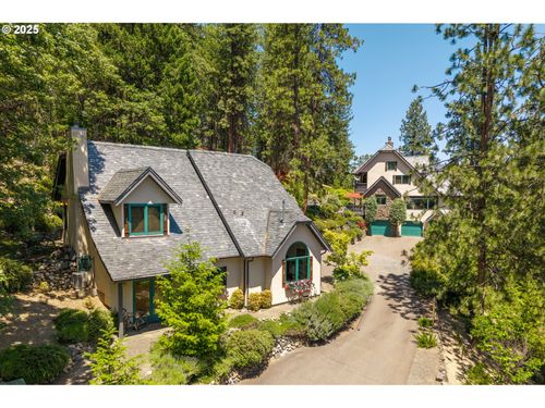 311 Granite St, Ashland, OR, 97520-2716 | Card Image