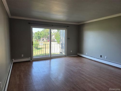 apt-5-19800 W 12 Mile Rd, Southfield, MI, 48076-2548 | Card Image